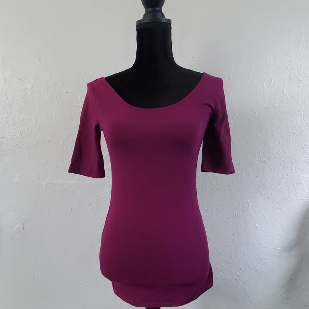Decree Formfitting Top